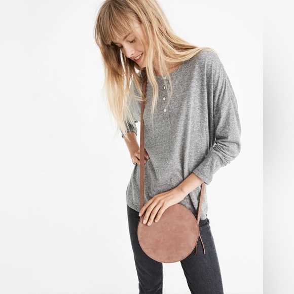 Madewell The Simple Circle Crossbody Bag in Nubuck Leather in flag purple - Picture 2 of 13